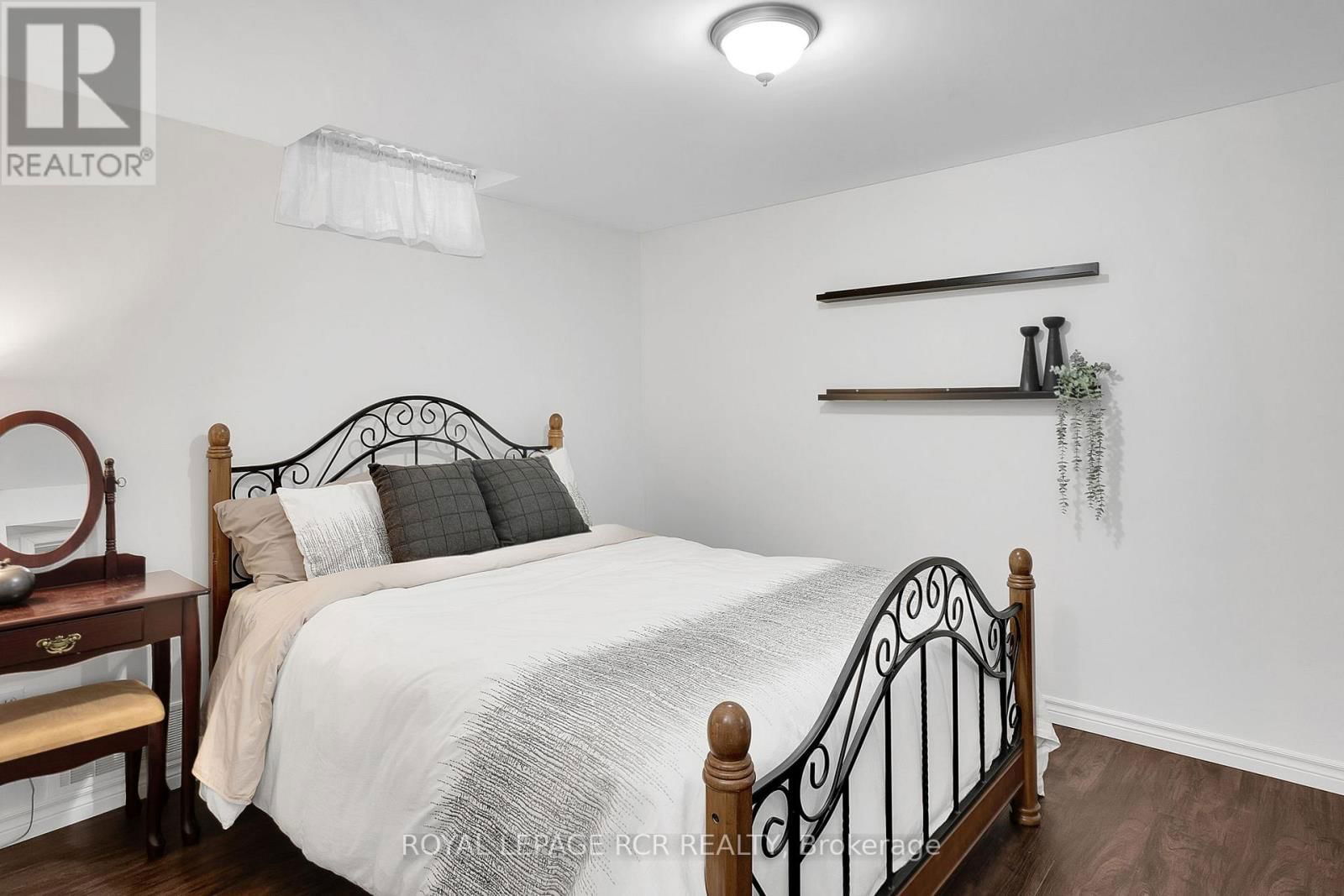 20 BOLTONVIEW CRESCENT Image 35