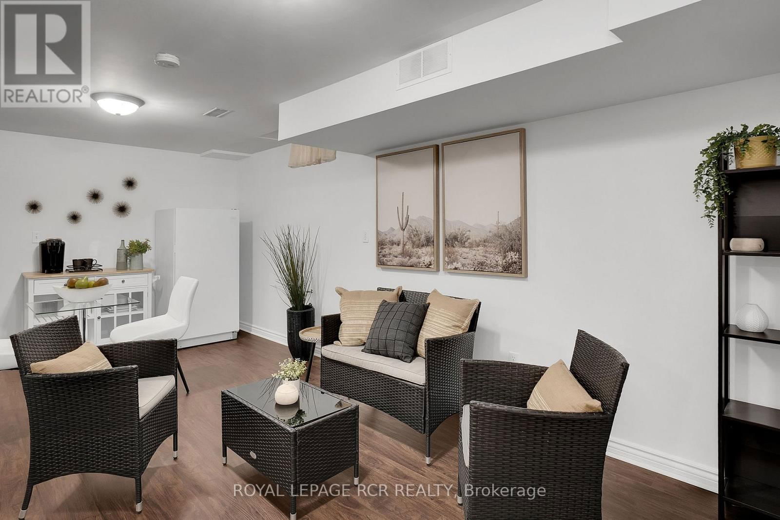 20 BOLTONVIEW CRESCENT Image 36