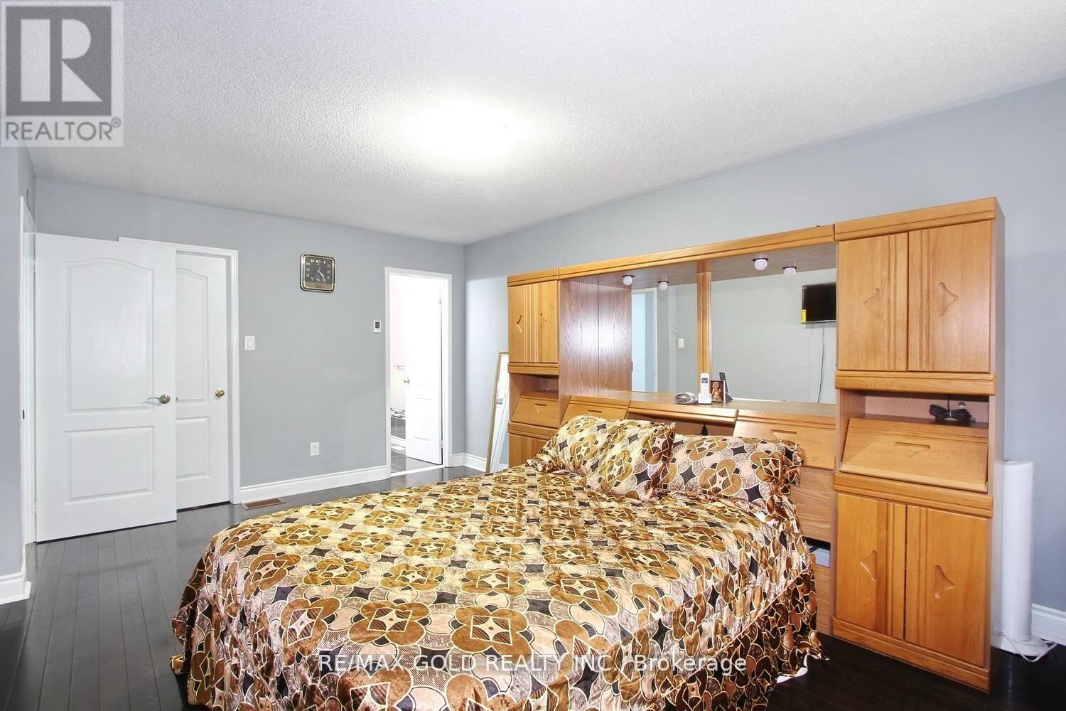 3 OAKMEADOW DRIVE Image 24