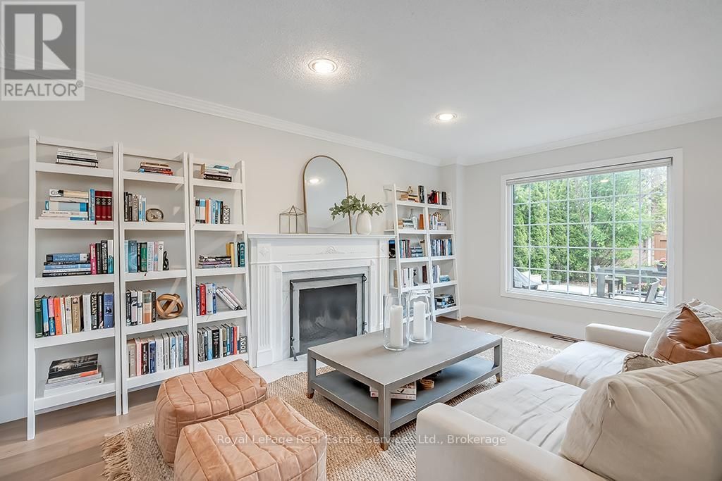 2101 GROSVENOR STREET Image 16