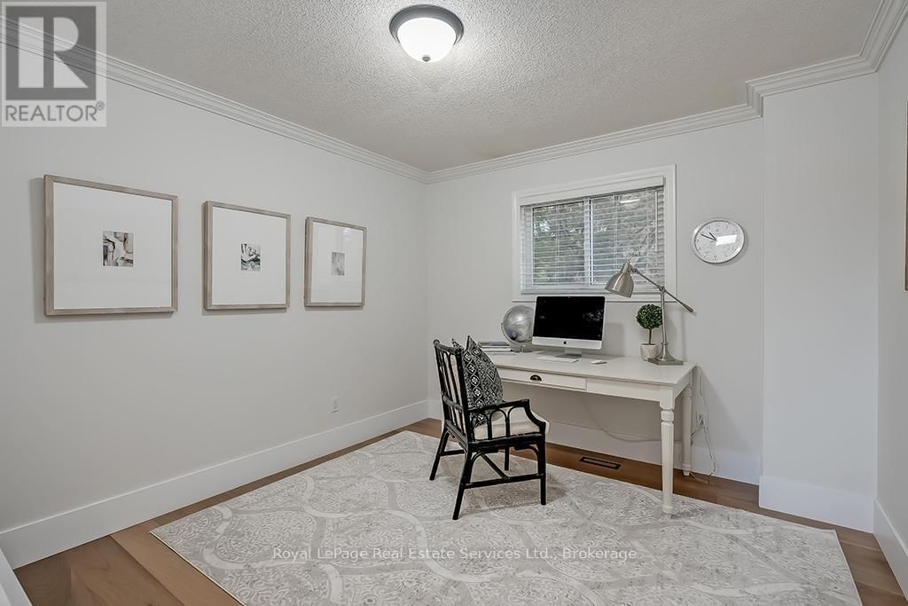 2101 GROSVENOR STREET Image 20