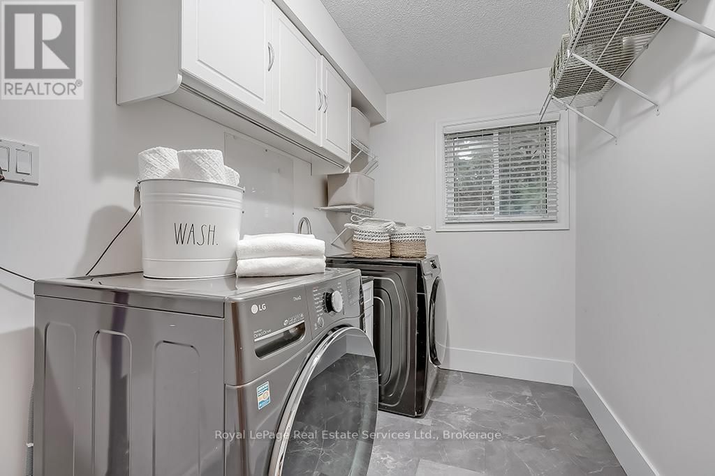 2101 GROSVENOR STREET Image 22