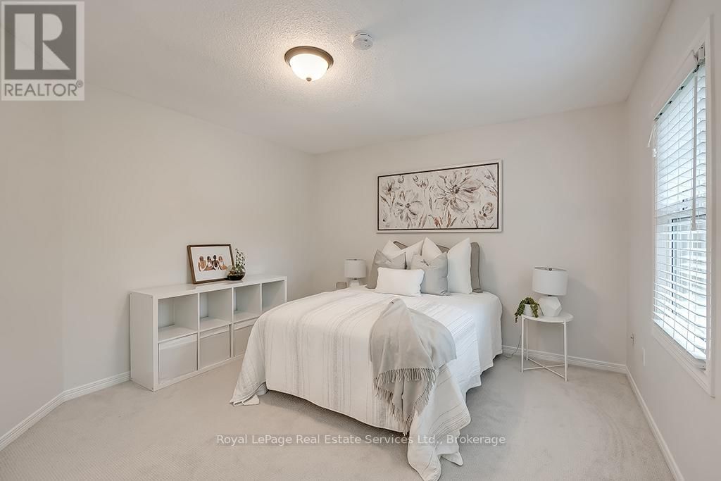 2101 GROSVENOR STREET Image 32