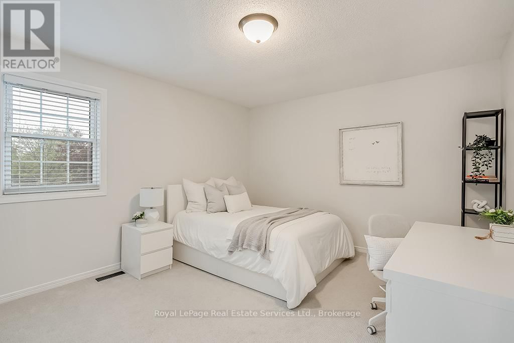 2101 GROSVENOR STREET Image 33