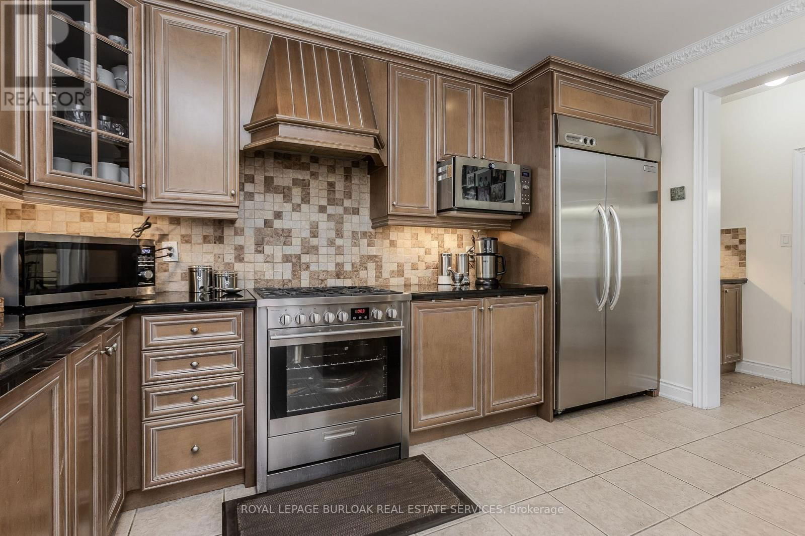 373 BURLOAK DRIVE Image 11