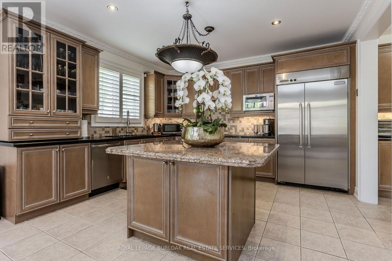 373 BURLOAK DRIVE Image 13