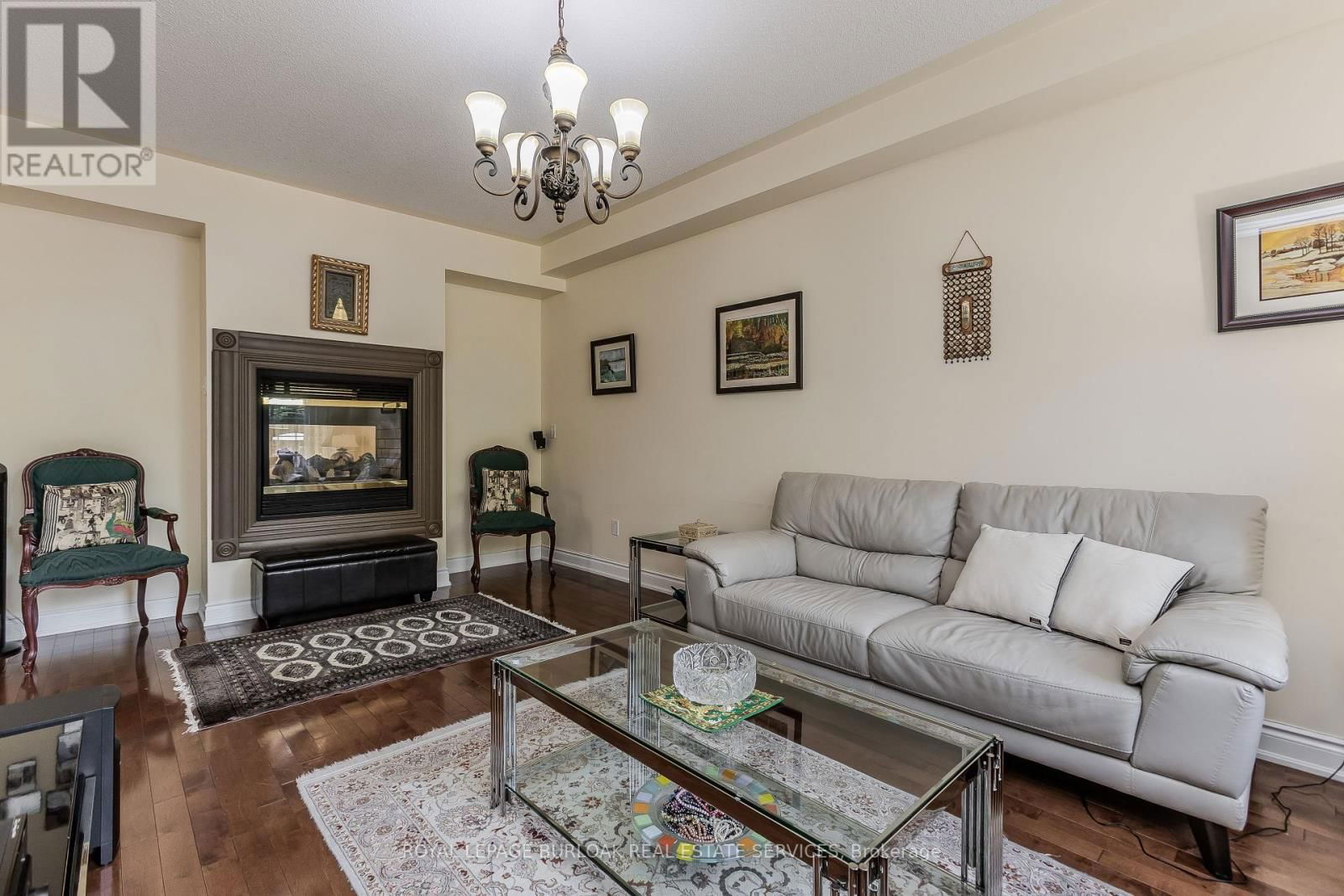 373 BURLOAK DRIVE Image 15
