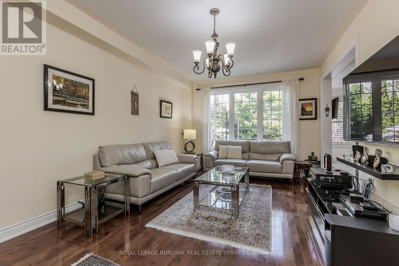 373 BURLOAK DRIVE Image 17