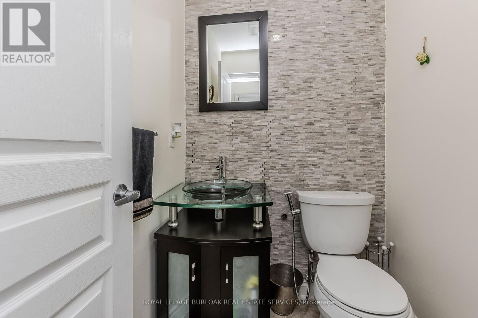 373 BURLOAK DRIVE Image 18