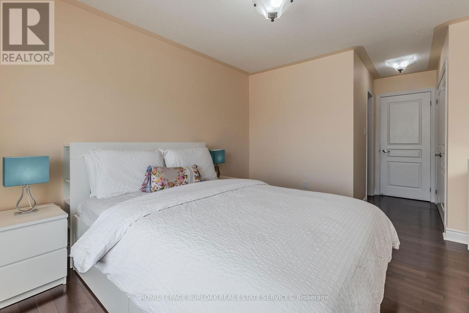 373 BURLOAK DRIVE Image 25