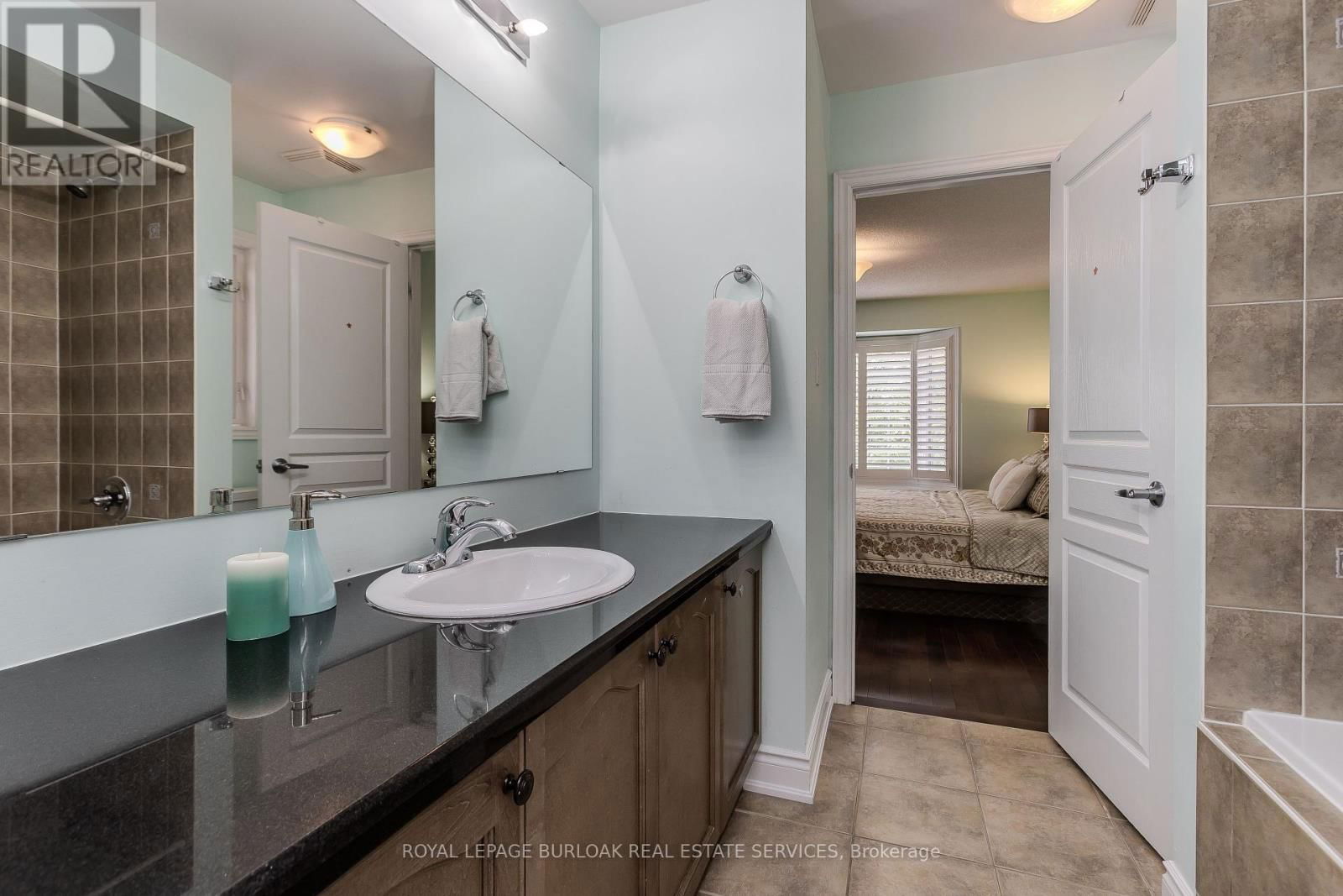 373 BURLOAK DRIVE Image 27