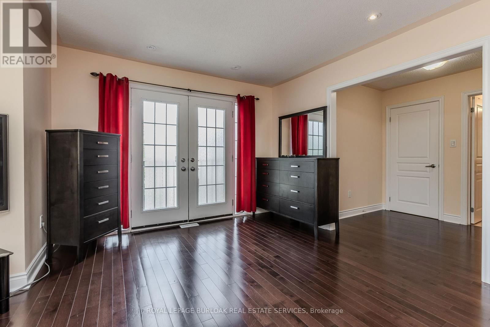 373 BURLOAK DRIVE Image 31