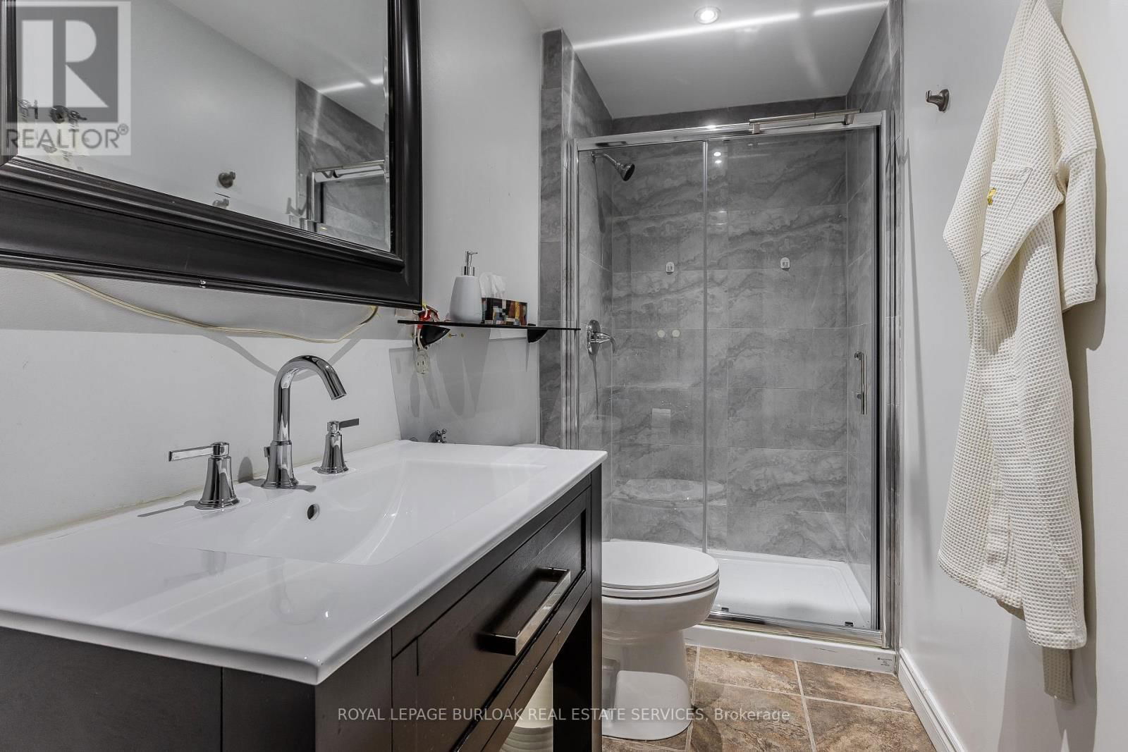 373 BURLOAK DRIVE Image 34