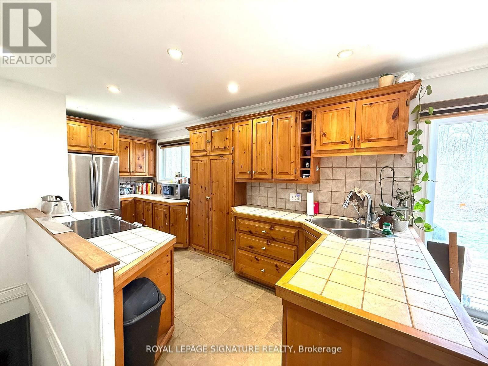 38 BURNHAMTHORPE ROAD WEST Image 4
