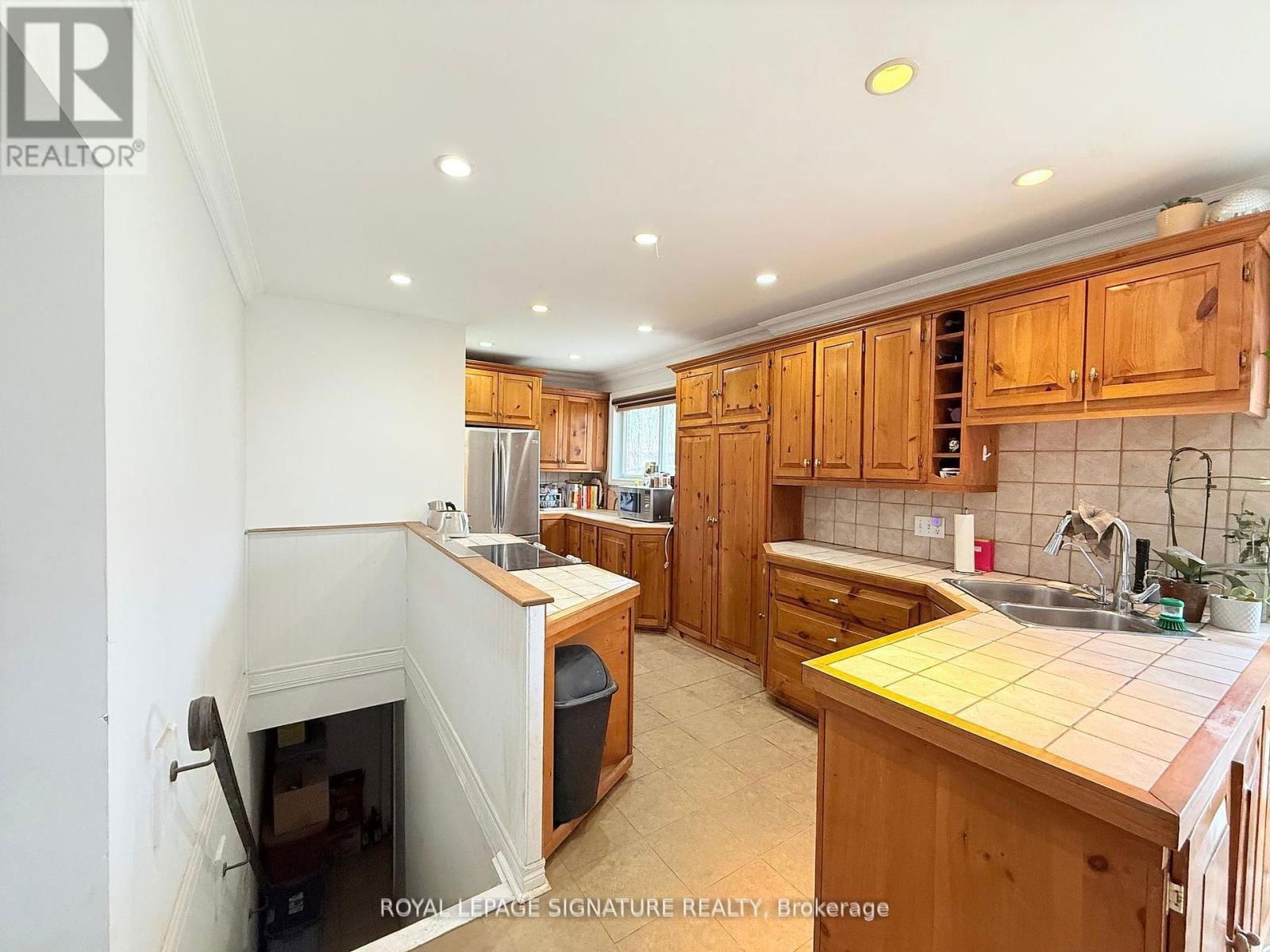 38 BURNHAMTHORPE ROAD WEST Image 5