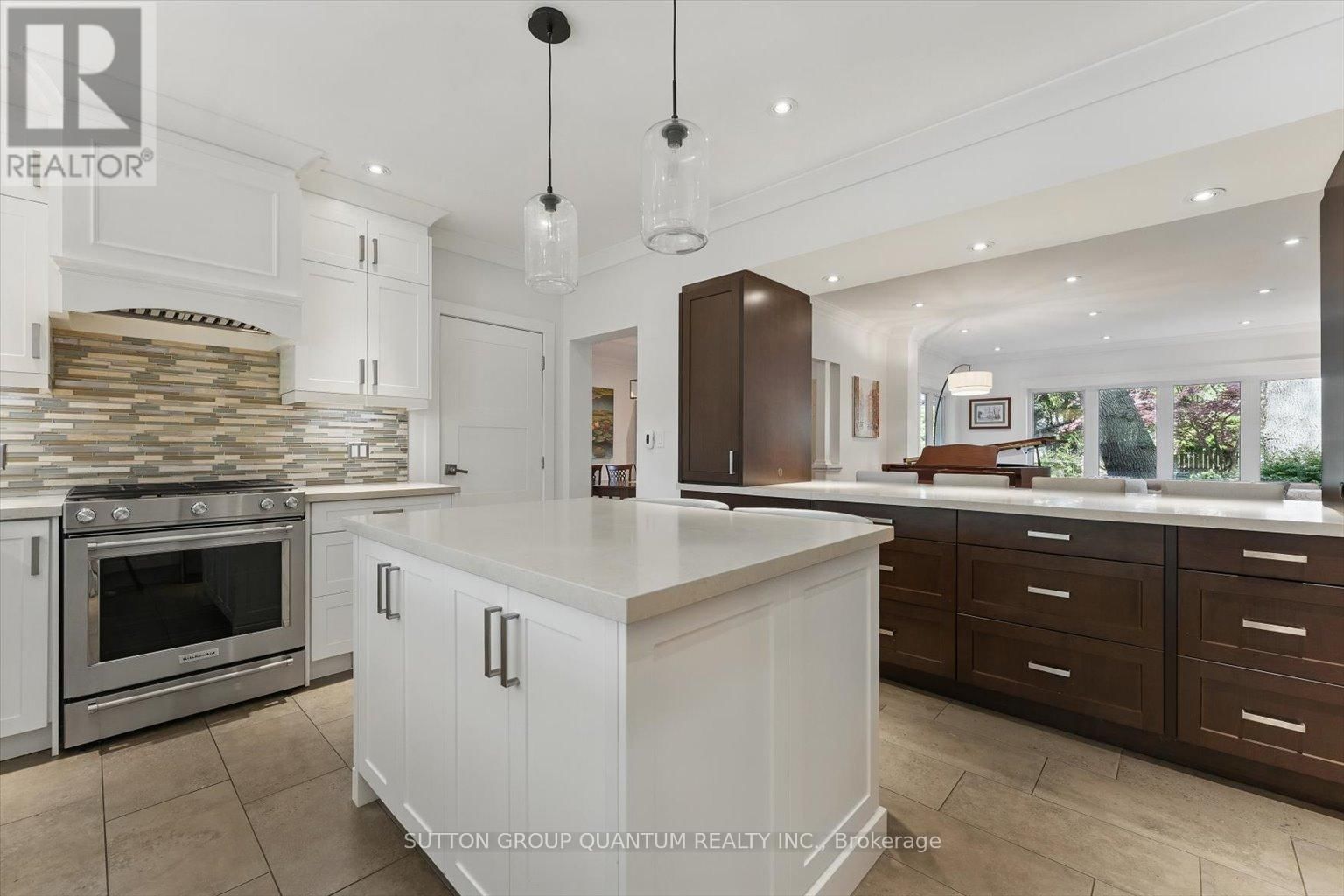 347 PINETREE WAY Image 17
