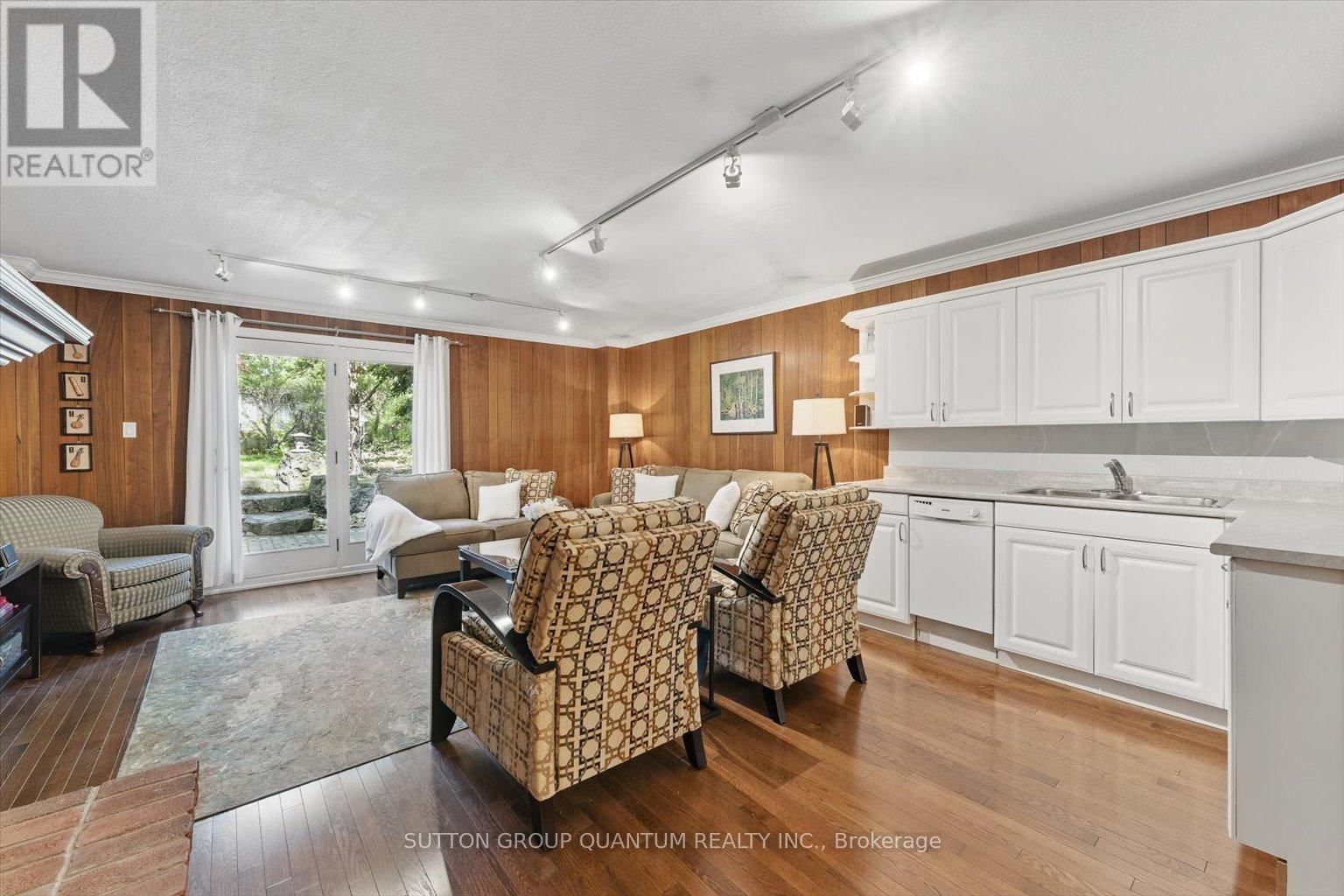 347 PINETREE WAY Image 39