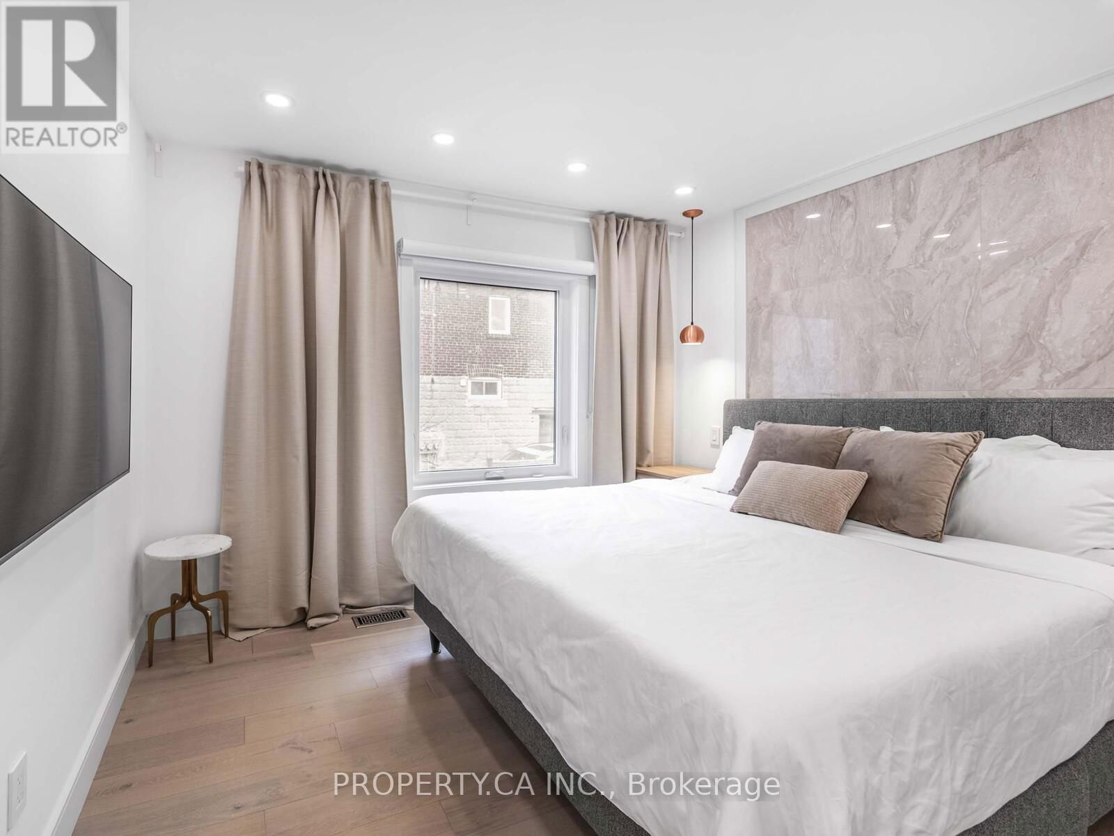 1526 DAVENPORT ROAD Image 12