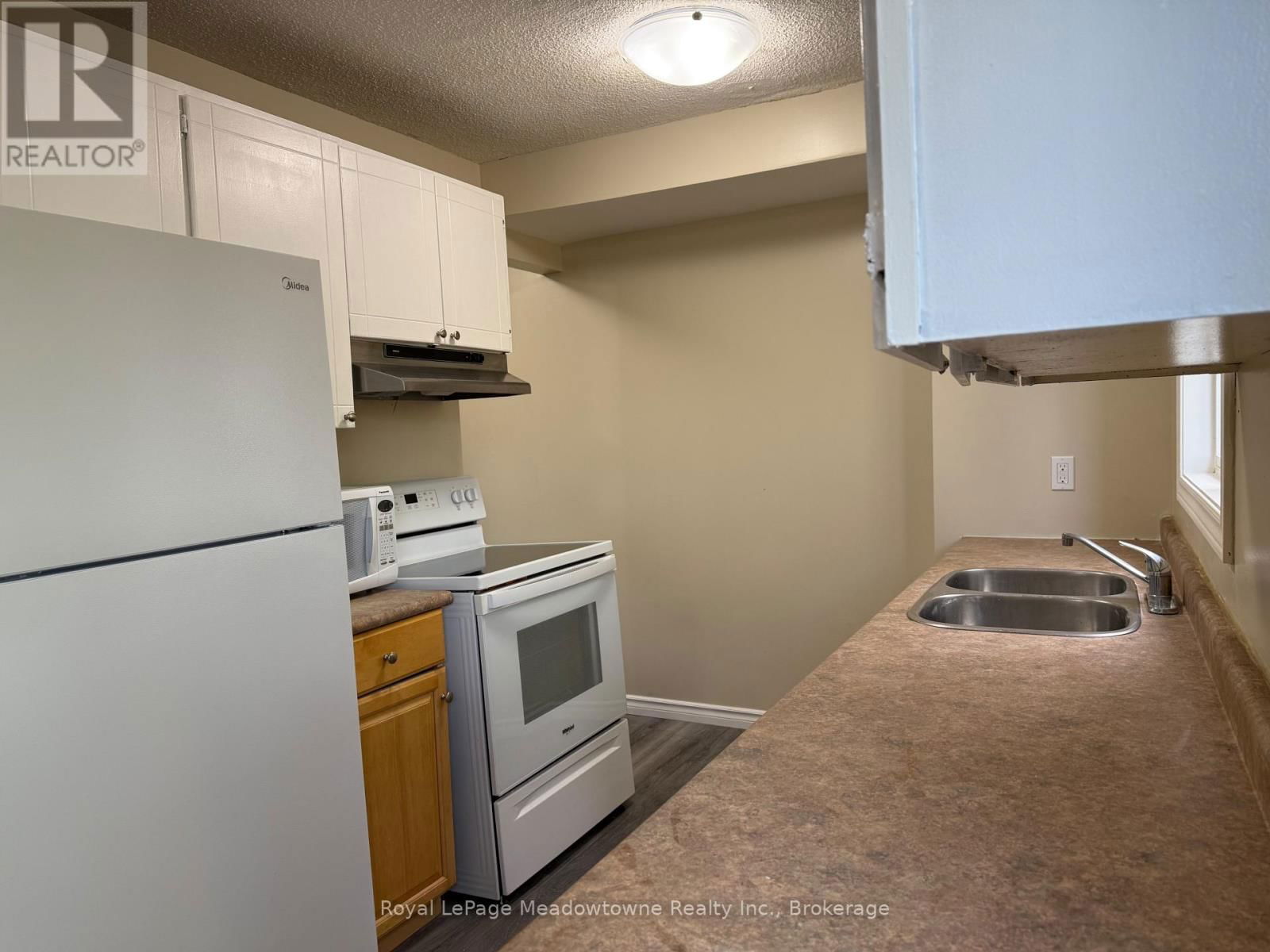 2 - 235 BRONTE STREET Image 11