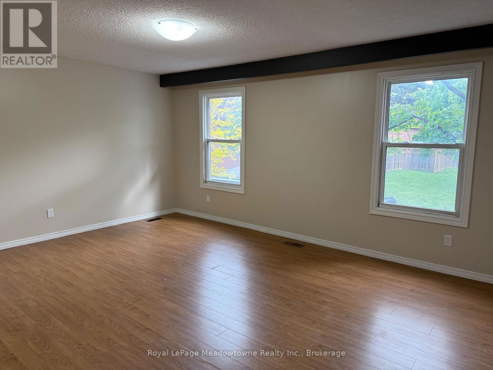 2 - 235 BRONTE STREET Image 4