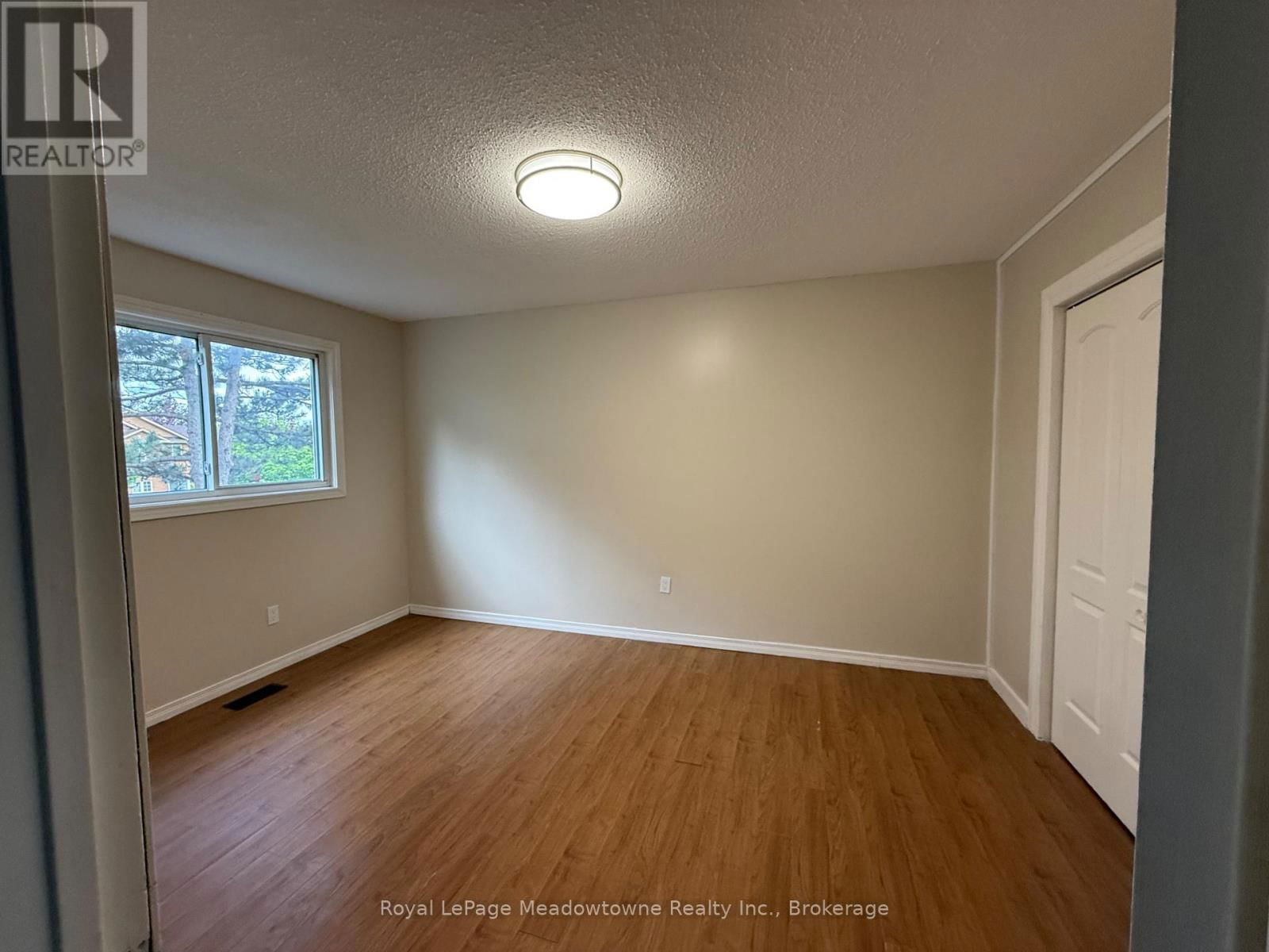2 - 235 BRONTE STREET Image 6