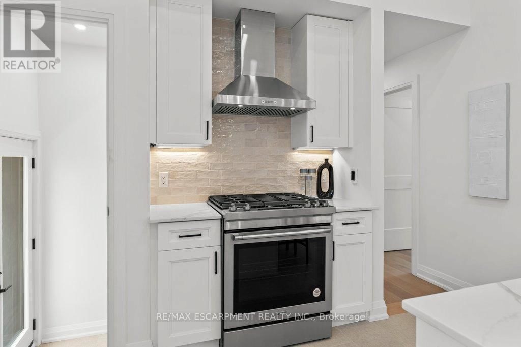 877 CONDOR DRIVE Image 18