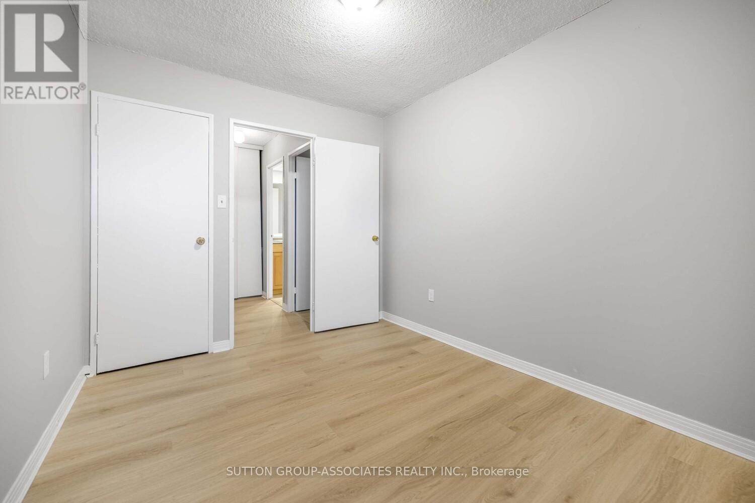 504 - 1300 MARLBOROUGH COURT Image 27
