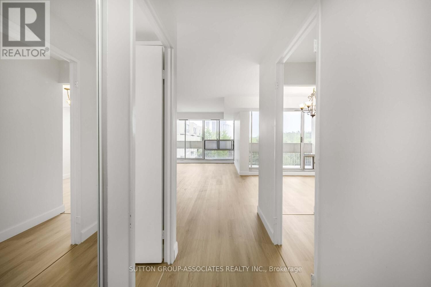 504 - 1300 MARLBOROUGH COURT Image 3
