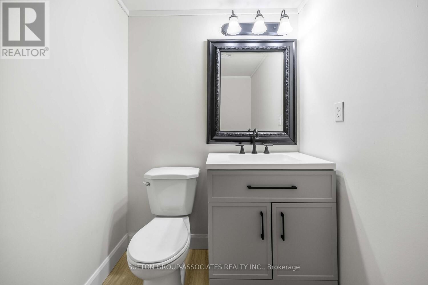 504 - 1300 MARLBOROUGH COURT Image 33