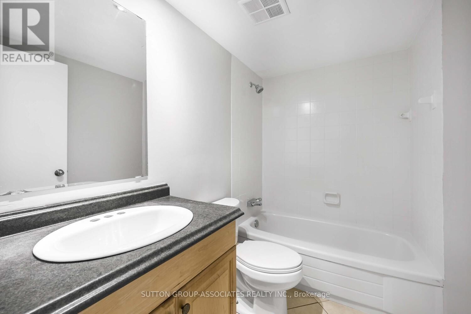 504 - 1300 MARLBOROUGH COURT Image 34