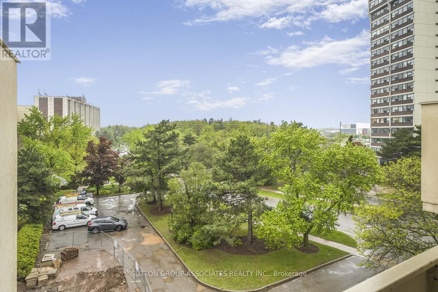 504 - 1300 MARLBOROUGH COURT Image 36