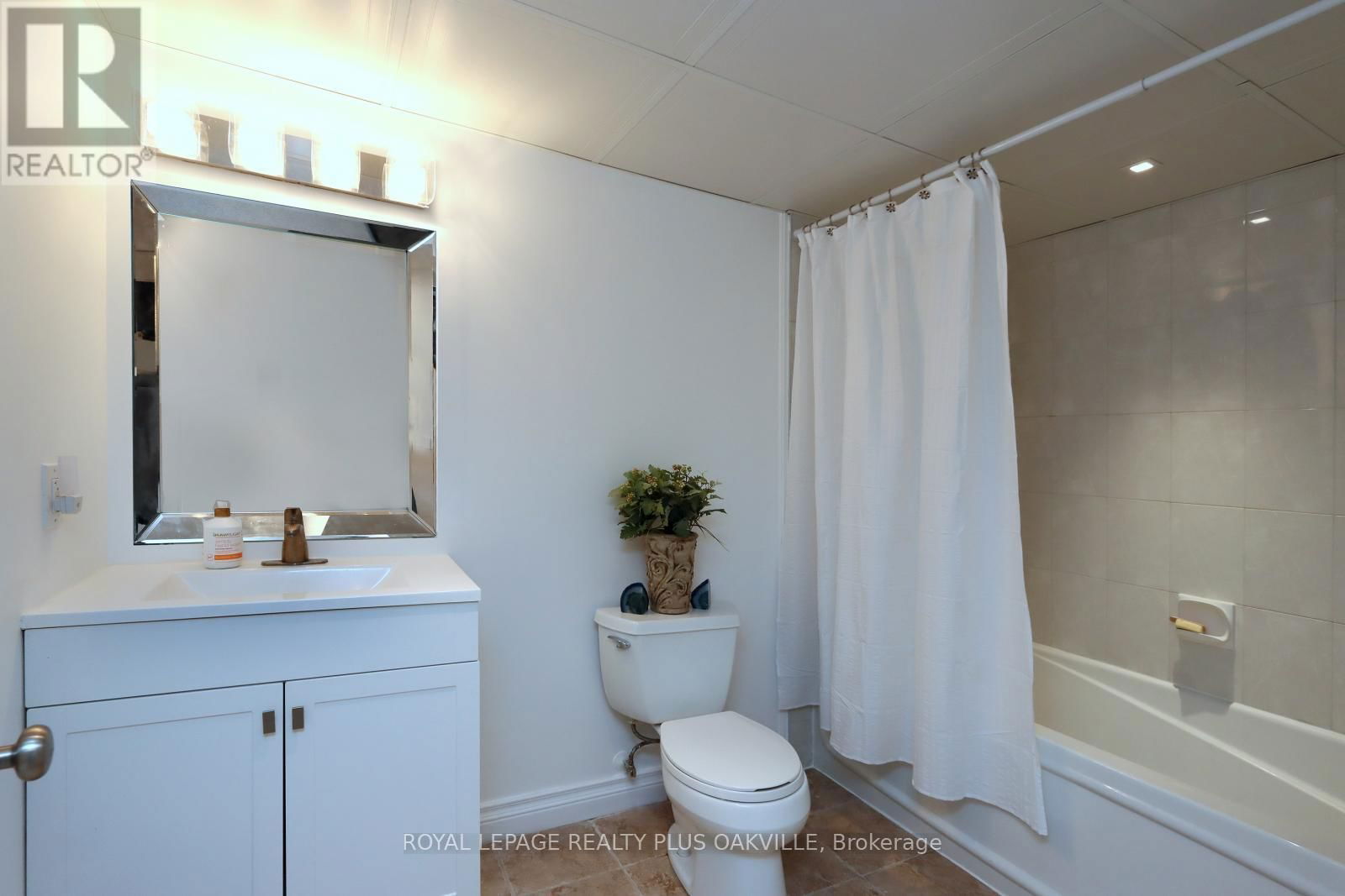 1437 THISTLEDOWN ROAD Image 26
