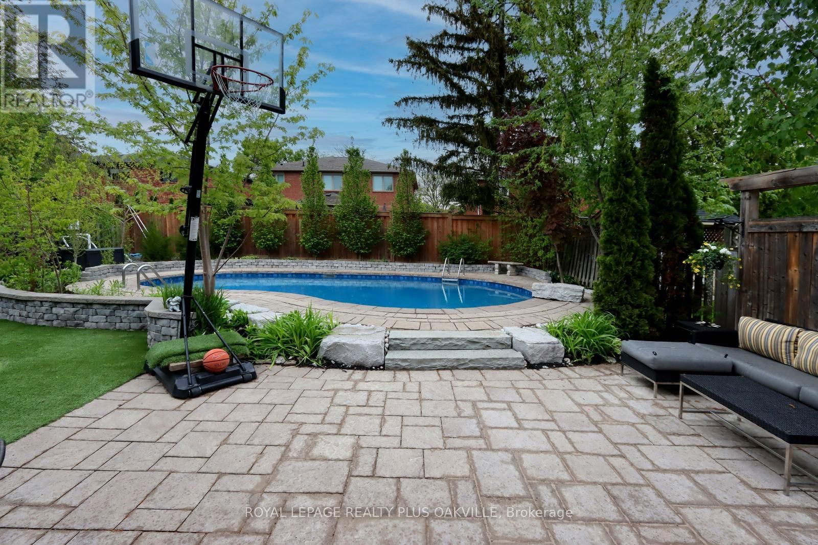 1437 THISTLEDOWN ROAD Image 28