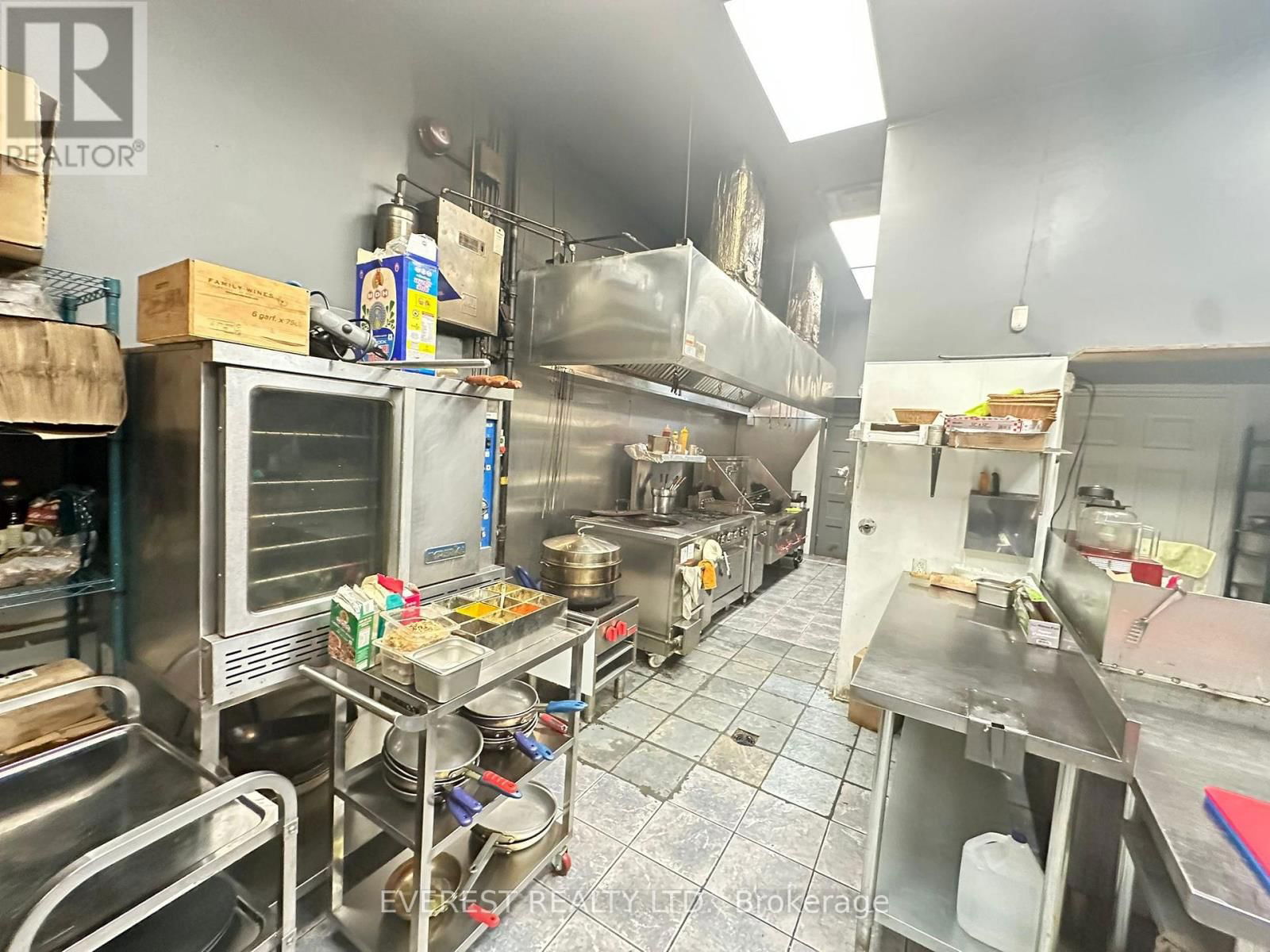 11 - 1077 NORTH SERVICE ROAD Image 3