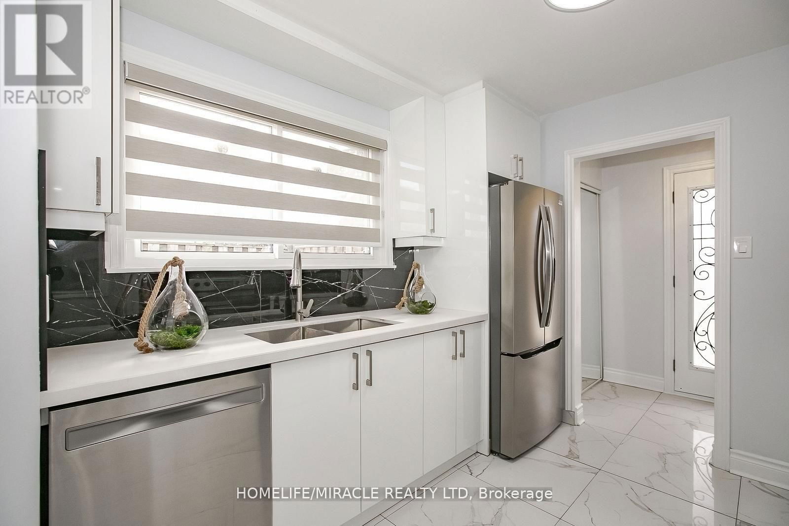 35 DEESIDE CRESCENT Image 14