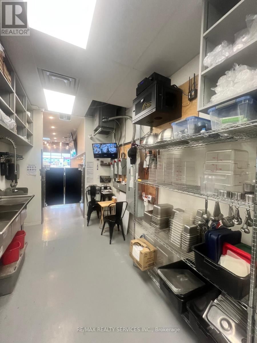 2277 SHEPPARD AVENUE WEST Image 5