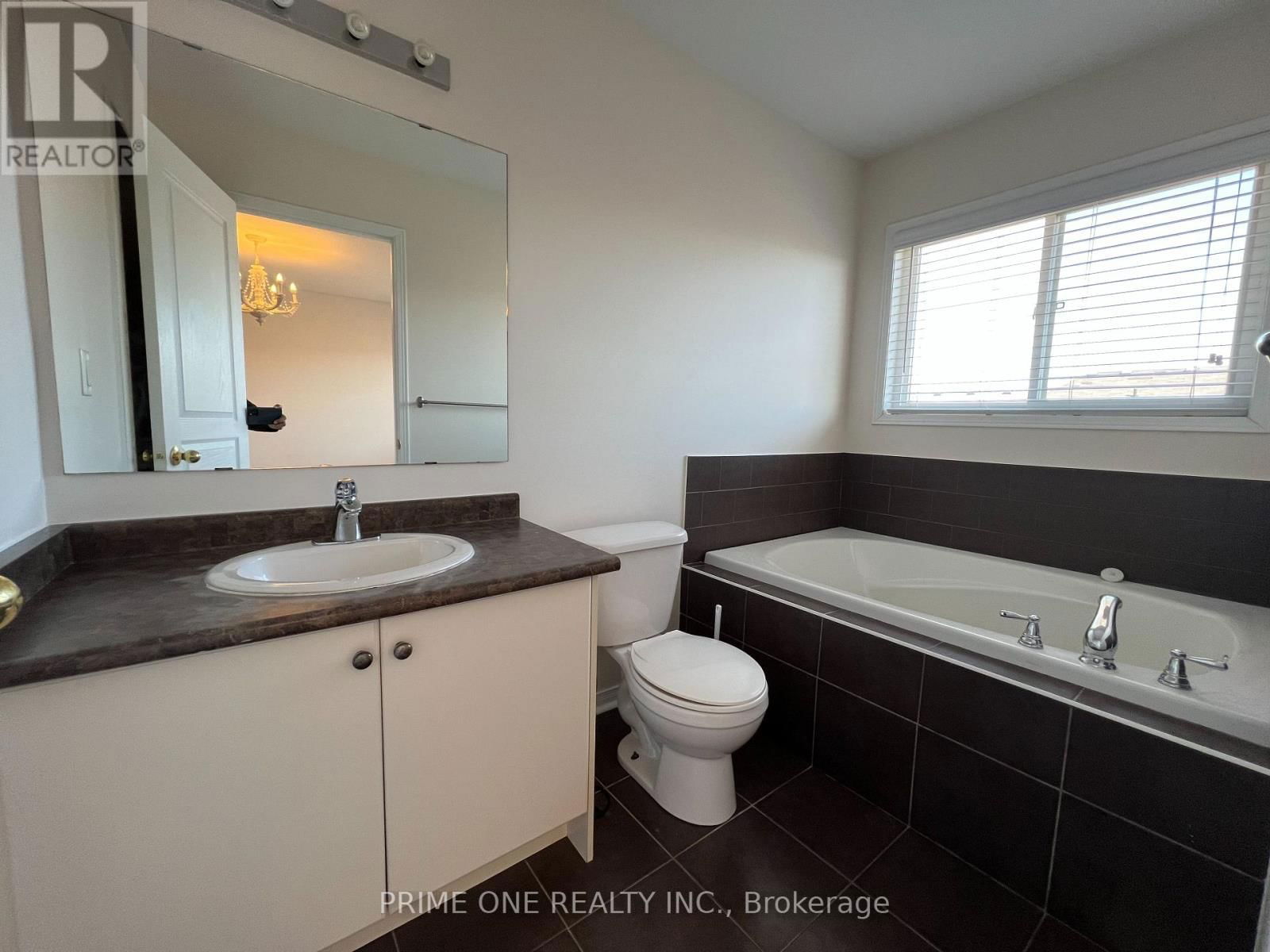 72 - 2178 FIDDLERS WAY Image 25