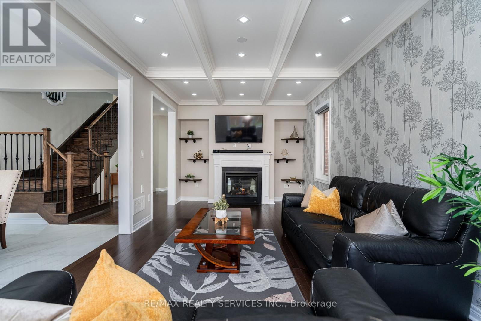 105 BENHURST CRESCENT Image 21