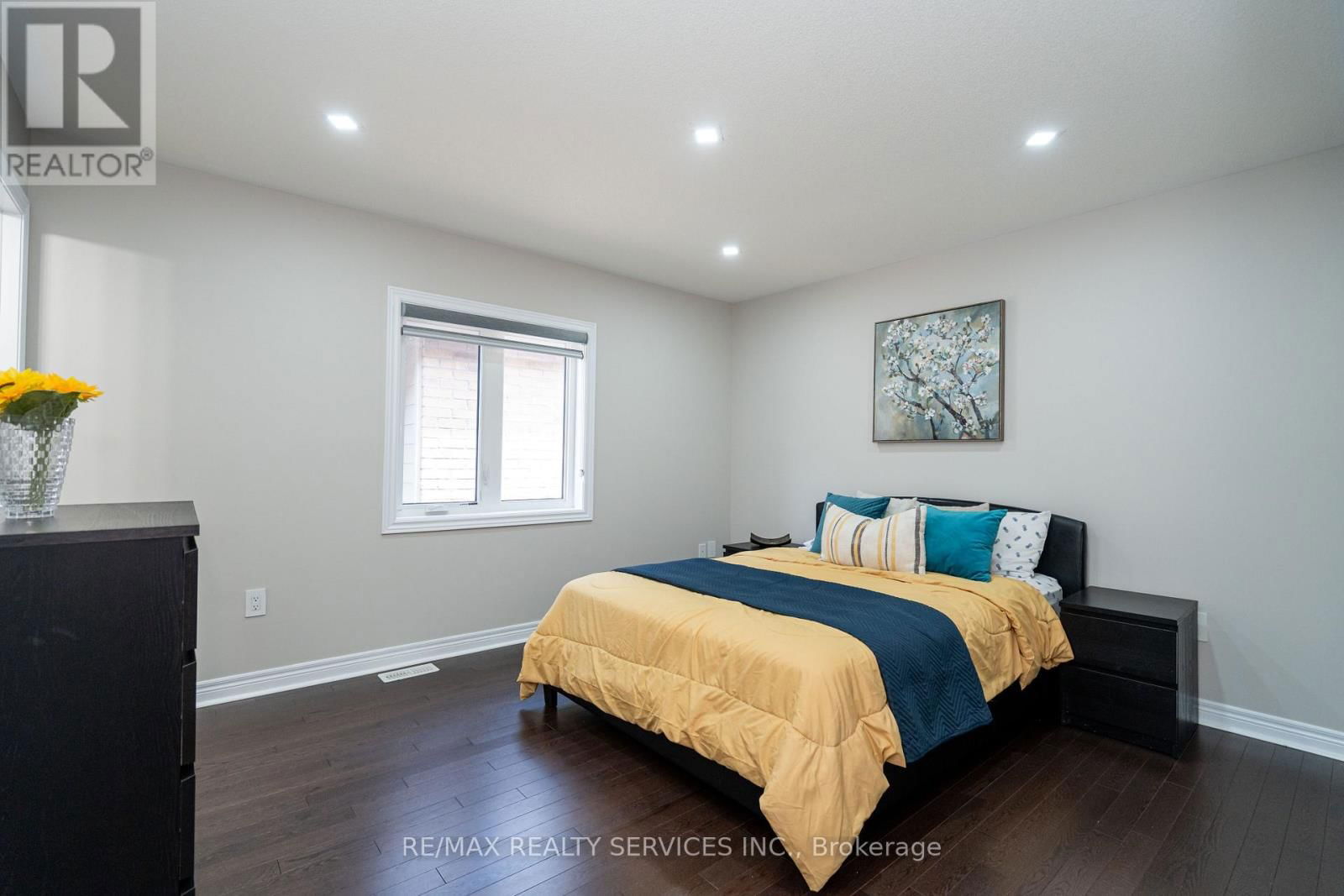 105 BENHURST CRESCENT Image 31