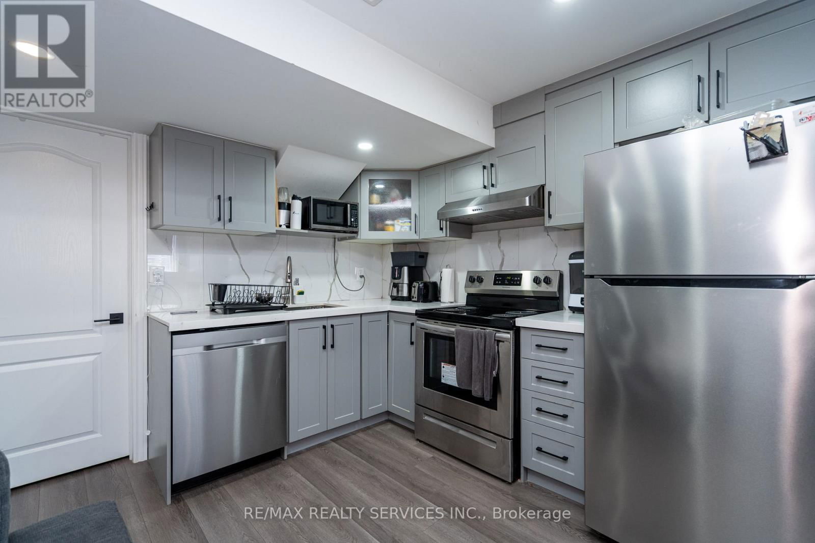 105 BENHURST CRESCENT Image 41