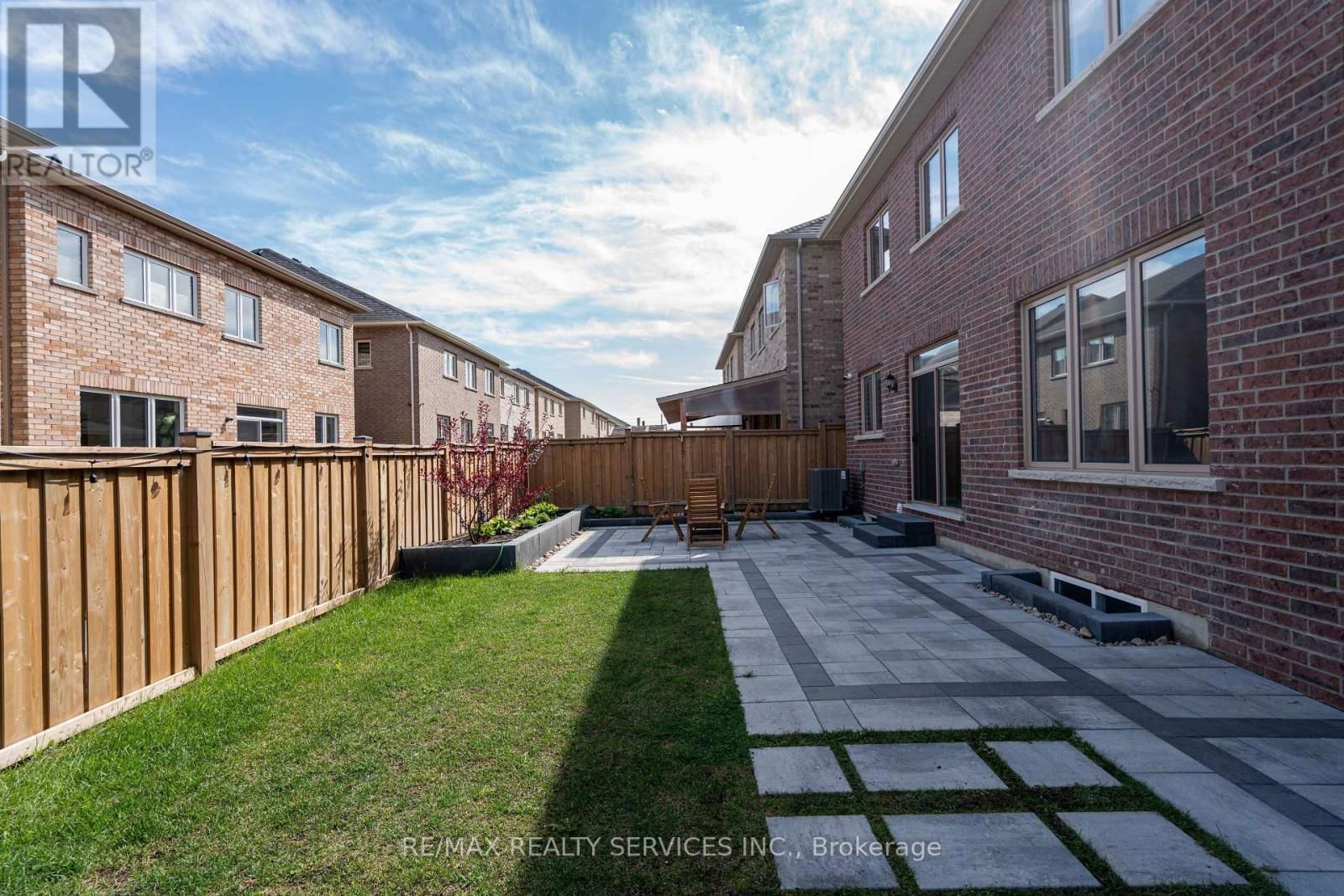105 BENHURST CRESCENT Image 47
