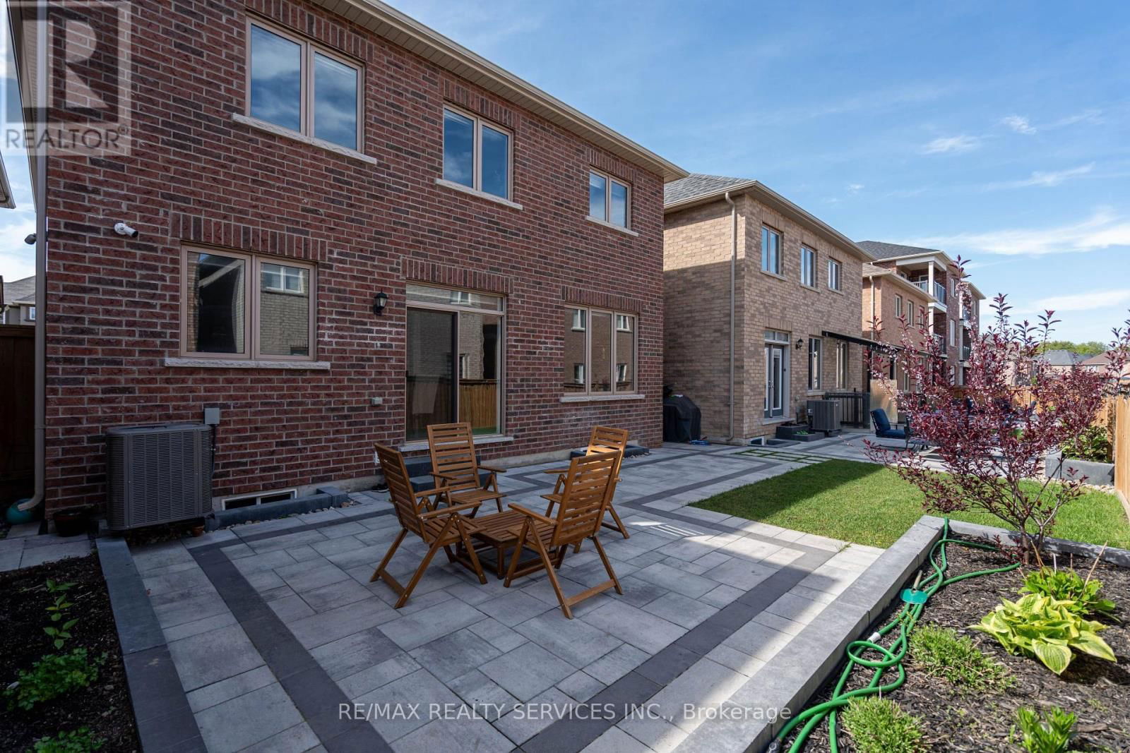 105 BENHURST CRESCENT Image 49