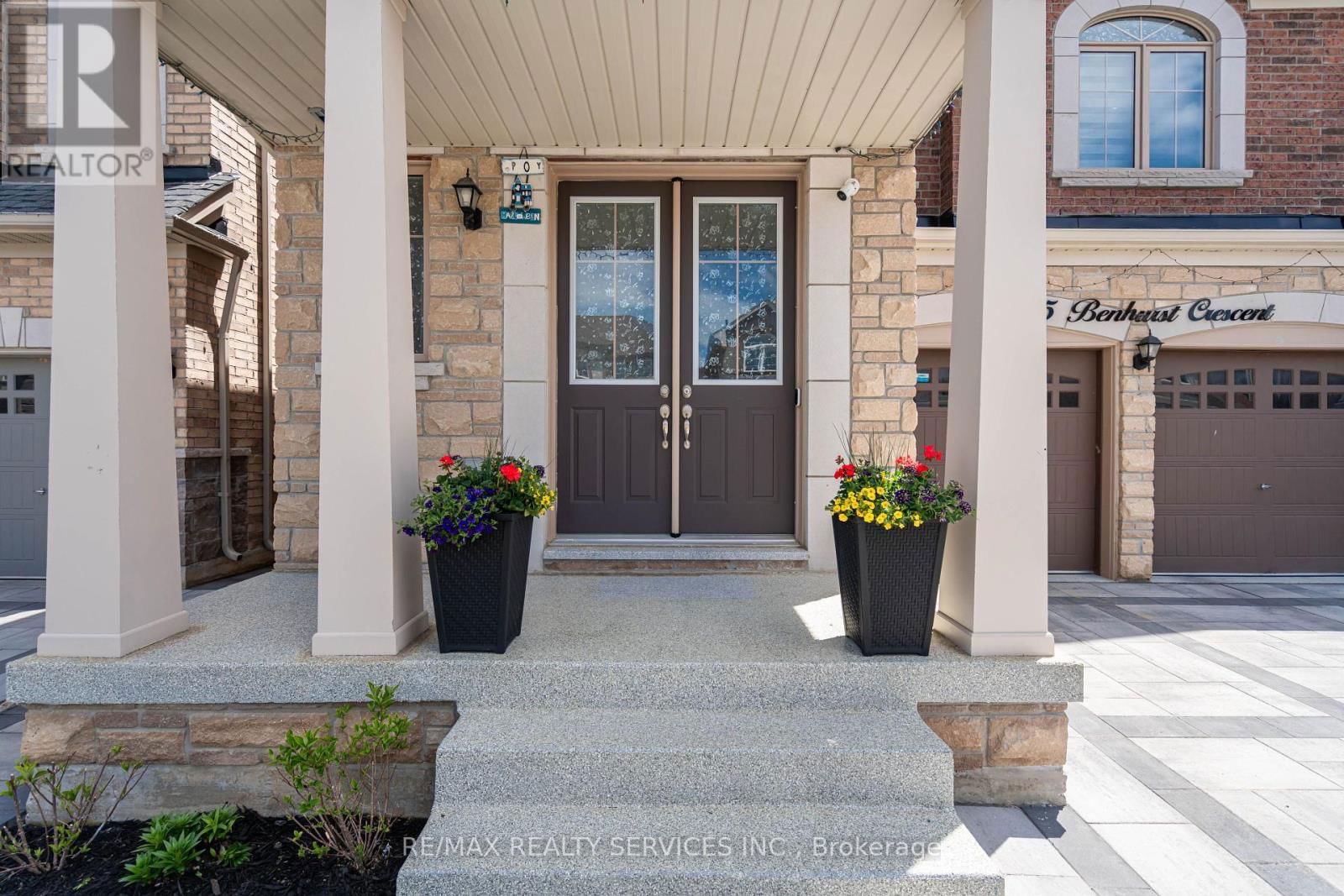 105 BENHURST CRESCENT Image 6