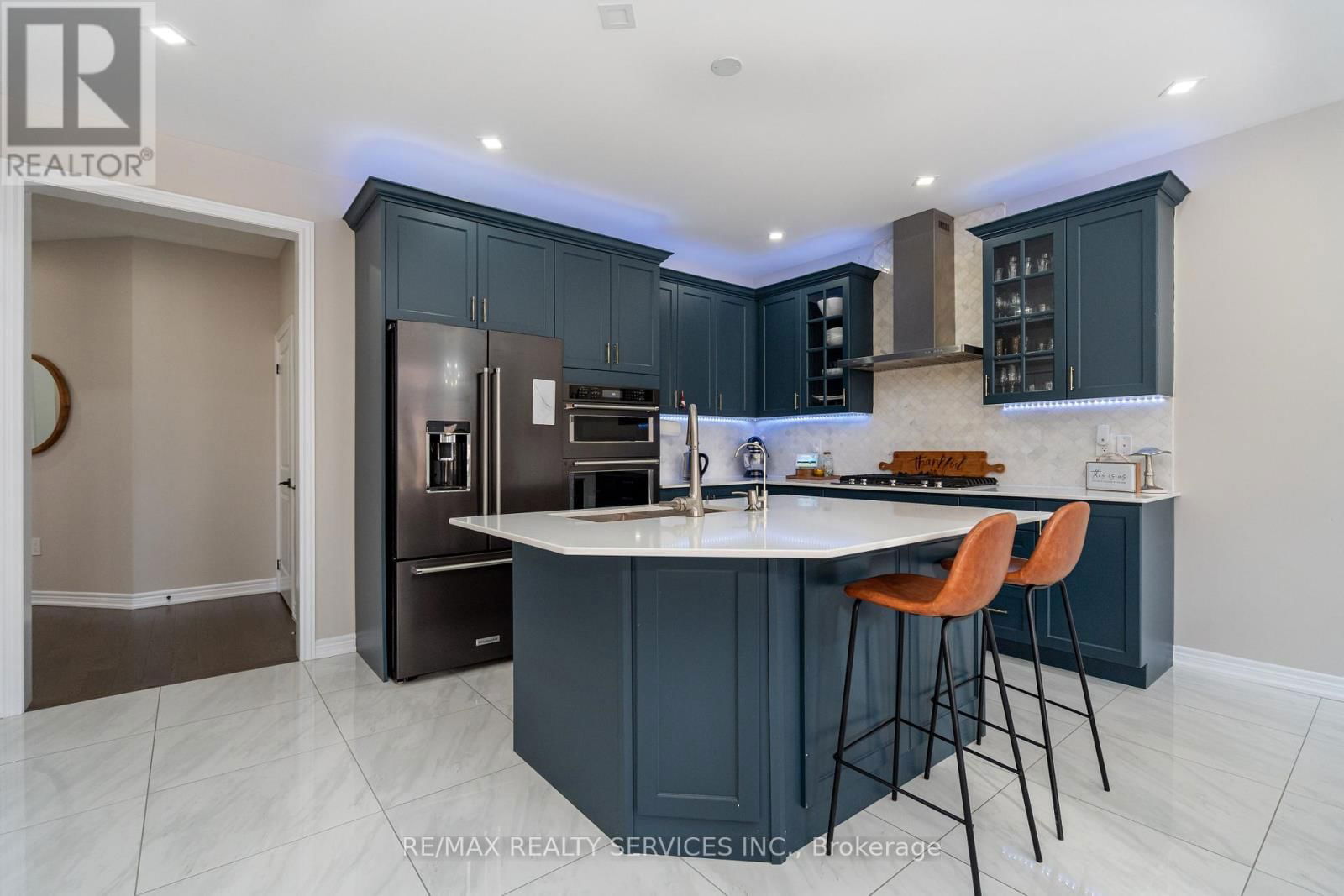 109 BENHURST CRESCENT Image 12