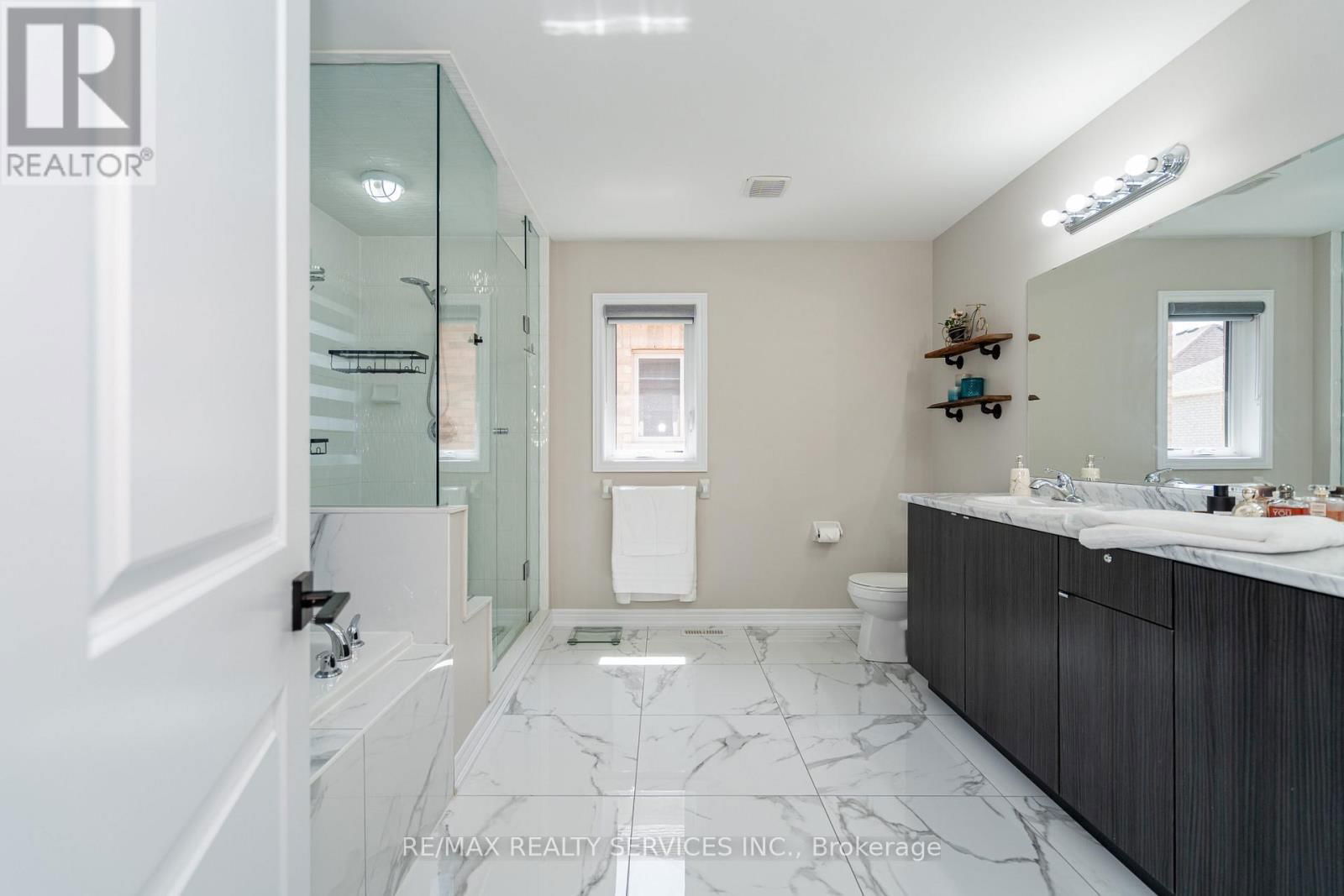 109 BENHURST CRESCENT Image 27
