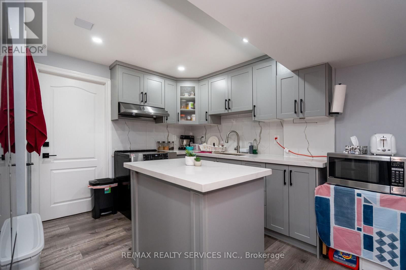 109 BENHURST CRESCENT Image 39