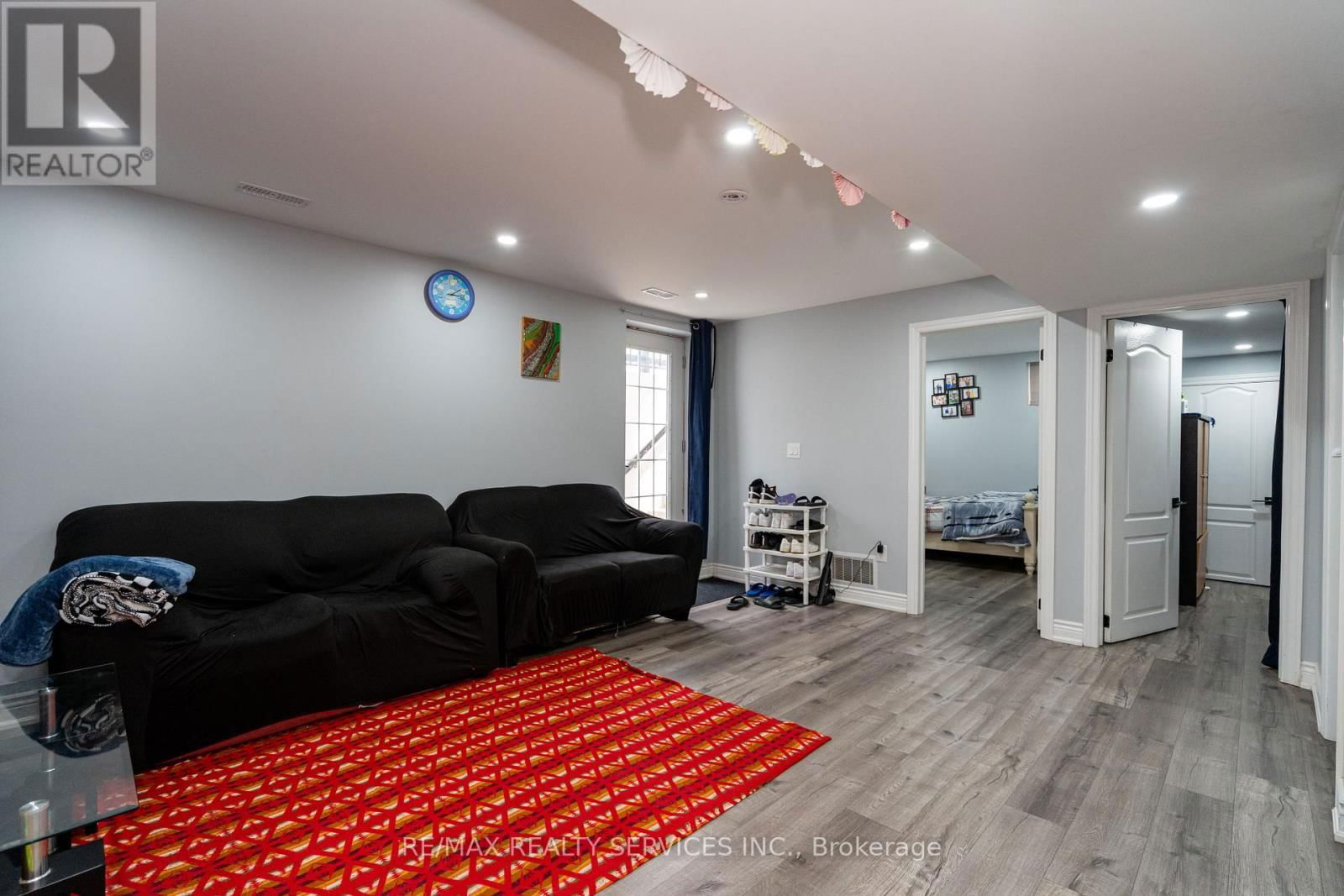 109 BENHURST CRESCENT Image 40