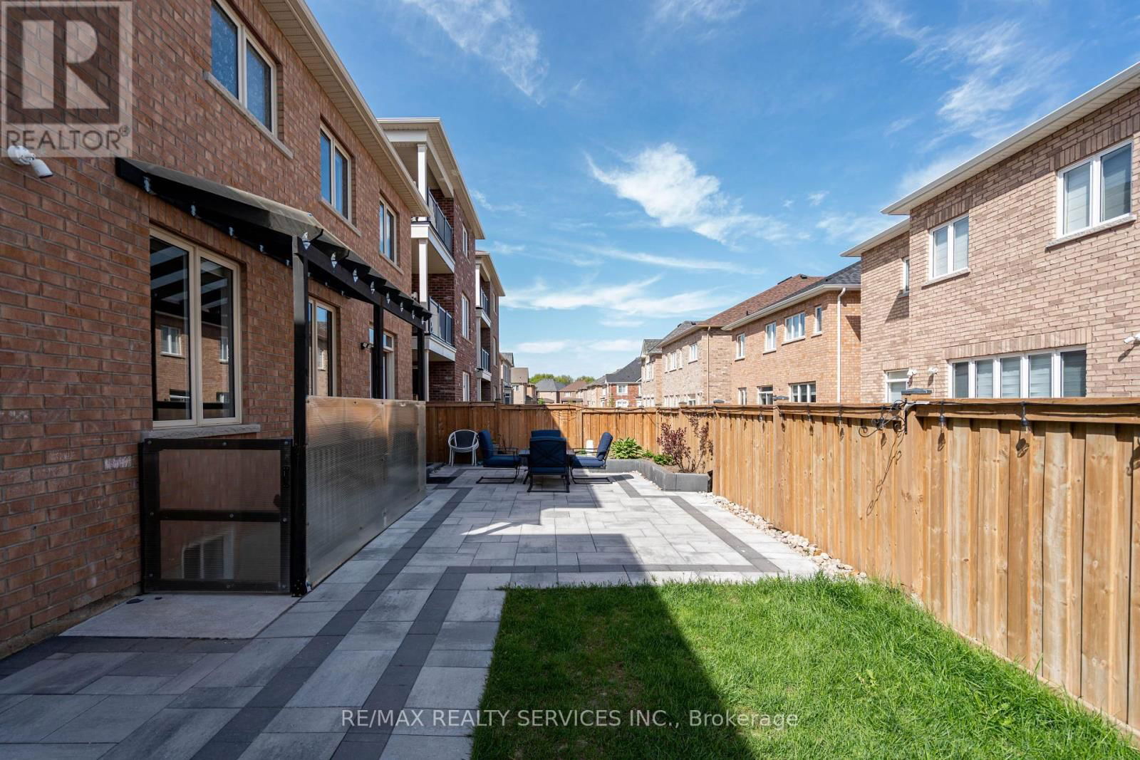 109 BENHURST CRESCENT Image 47
