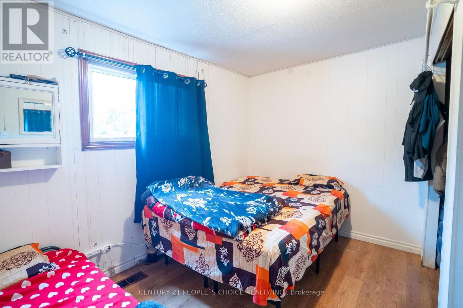 19 SUNSET BOULEVARD Image 13