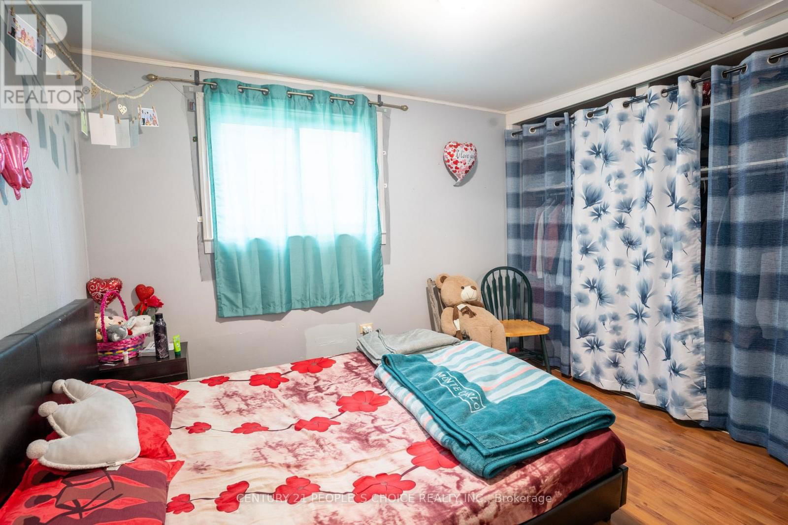 19 SUNSET BOULEVARD Image 14